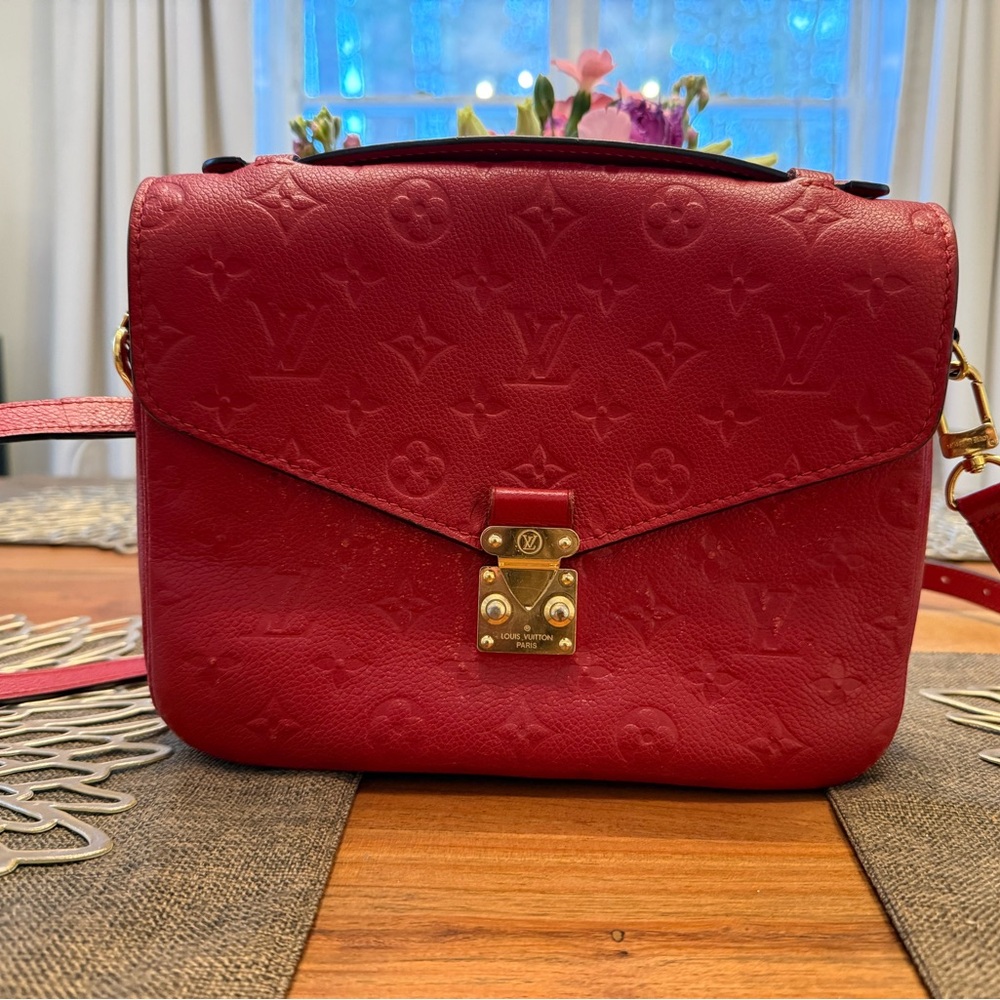 Louis Vuitton Pochette Metis